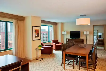 Sheraton Grand Chicago Riverwalk - 100