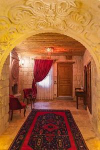 Solo Cave Suites - 216