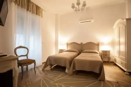 City Garden Guest House - 24