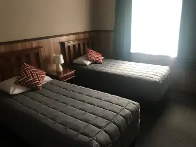 Fairy Springs Motel - 3