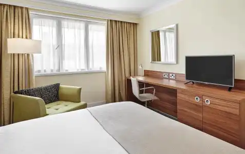 Holiday Inn Cardiff - North M4 - 28