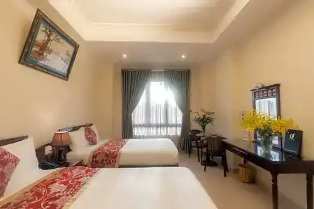 Mai Vang - 43