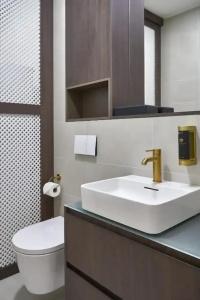 Three Golden Crowns Apartments - 17