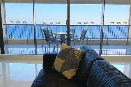 Cairns Aquarius - 120