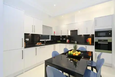 Queensgate Court - 35