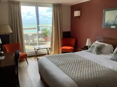 La Petite Rade Hôtel - 2