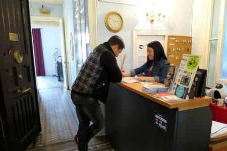 Hostal Balmes Centro - 16