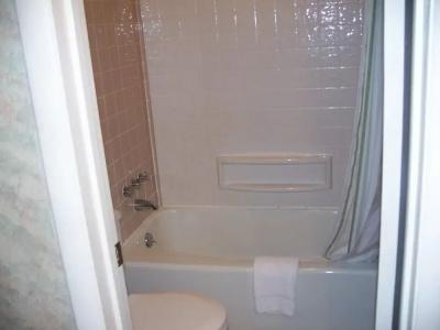 Castlewood Inn - 8