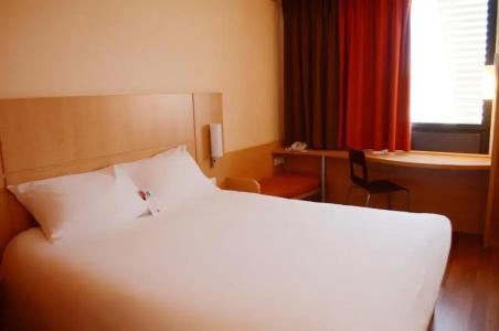 Ibis Marseille Centre Euromed - 51