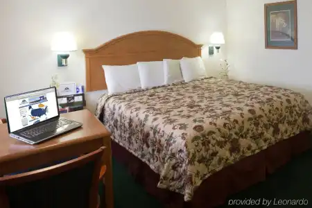Americas Best Value Inn Lubbock E - 6
