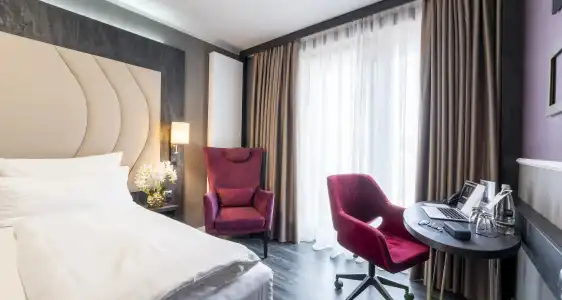 PLAZA Premium - 111
