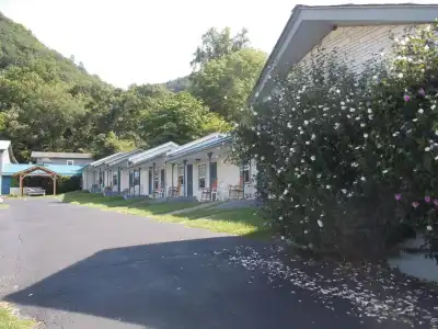 Clarketon Motel - Maggie Valley - 10