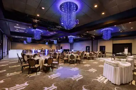 Holiday Inn Select North Dallas - 12
