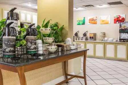 Quality Inn At the Mall - Valdosta - 12