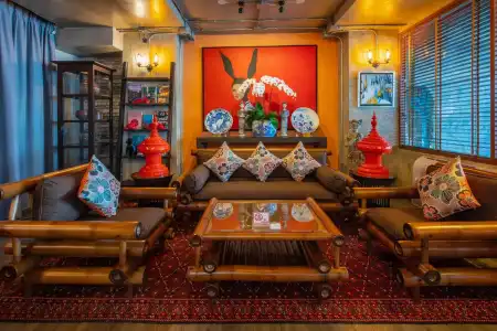 Chala Number 2 Art and Gallery House - 1