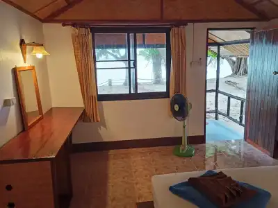 Kradan Beach Resort - 5