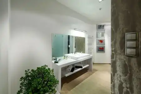 Karoly Corner Residences - 125
