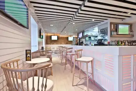Ryans La Marina - 28