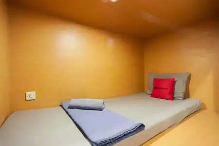 RedDoorz Hostel near Taman Puring - 3
