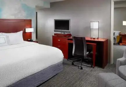 Courtyard by Marriott Atlanta Buckhead - 2