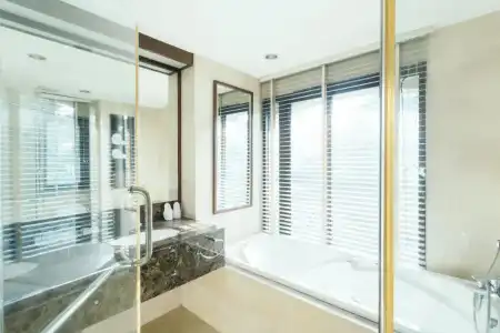 Thomson Residence - 203