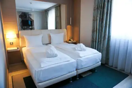 TITANIC Comfort Berlin Mitte - 18