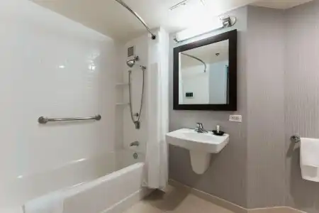 Courtyard by Marriott Los Angeles LAX/Century Boulevard - 8