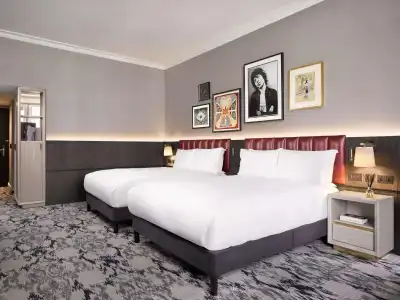 The Trafalgar St. James London, Curio Collection by Hilton - 58