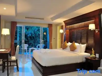 August Suites - 108