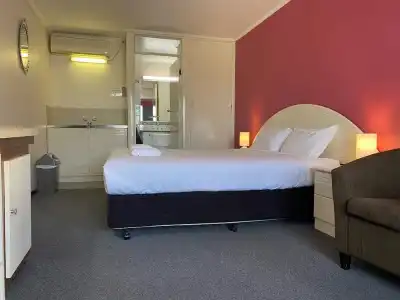 Mahogany Motel - 29