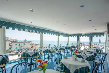 Riviera B&B Rooms and Apartament SEA-VIEW - 22