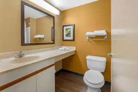 MainStay Suites Las Vegas Convention Center - 8