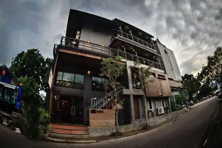 The Arak Bed Bar and Hostel - 43