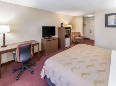 Quality Inn & Suites Green Bay Downtown - 50