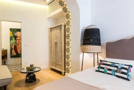 Nyx Chic Manor - 119