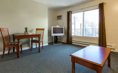 Oasis Inn - 64