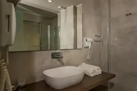 Alexandra Beach Resort & Spa - 64