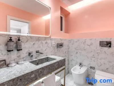 Relais Trevi 95 Boutique - 100