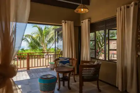 Villas des Alizes Beachfront Suites and Garden Villas - 11