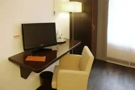 Helvetia Rooms - Self Check-In - 90