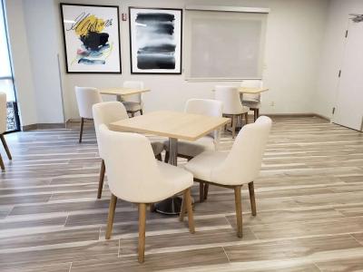 Comfort Inn & Suites Saint Louis Lafayette Square - 13