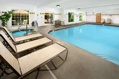 Best Western Plus Vancouver Mall Dr. & Suites - 14