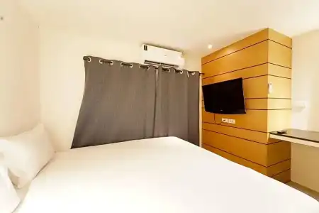 UPARs Sukhumvit 11 Nana - 107