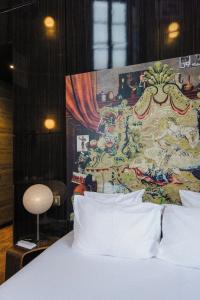 Hôtel du Petit Moulin, Haute Couture by Lacroix - 58