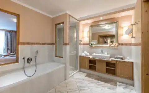 Majestic – Unique Spa Resort - 44