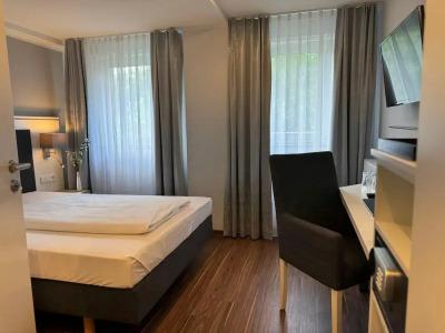 Mirage City Stuttgart Zentrum - 50