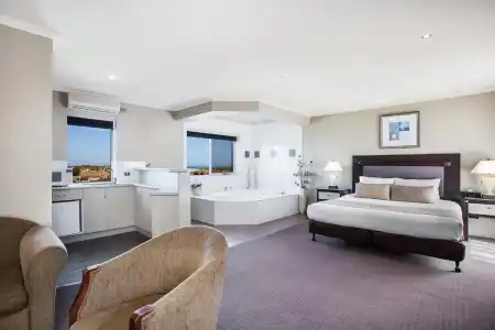 Comfort Inn On Raglan - 56