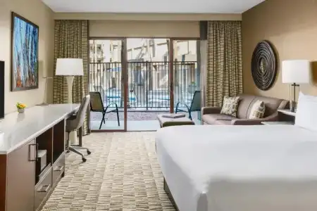 Hilton Phoenix Airport - 35