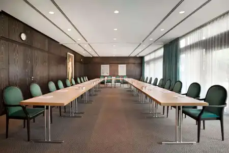 Ramada by Wyndham Nuernberg Parkhotel - 10