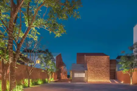 Baan Pomphet - 2